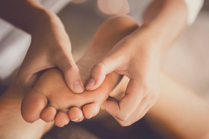 Foot Massage at hong Davis Wellbeing